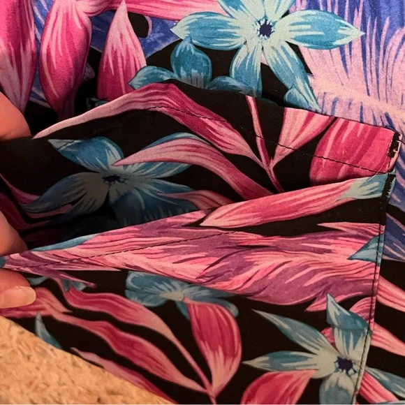 scrub top - Picture 2 of 5